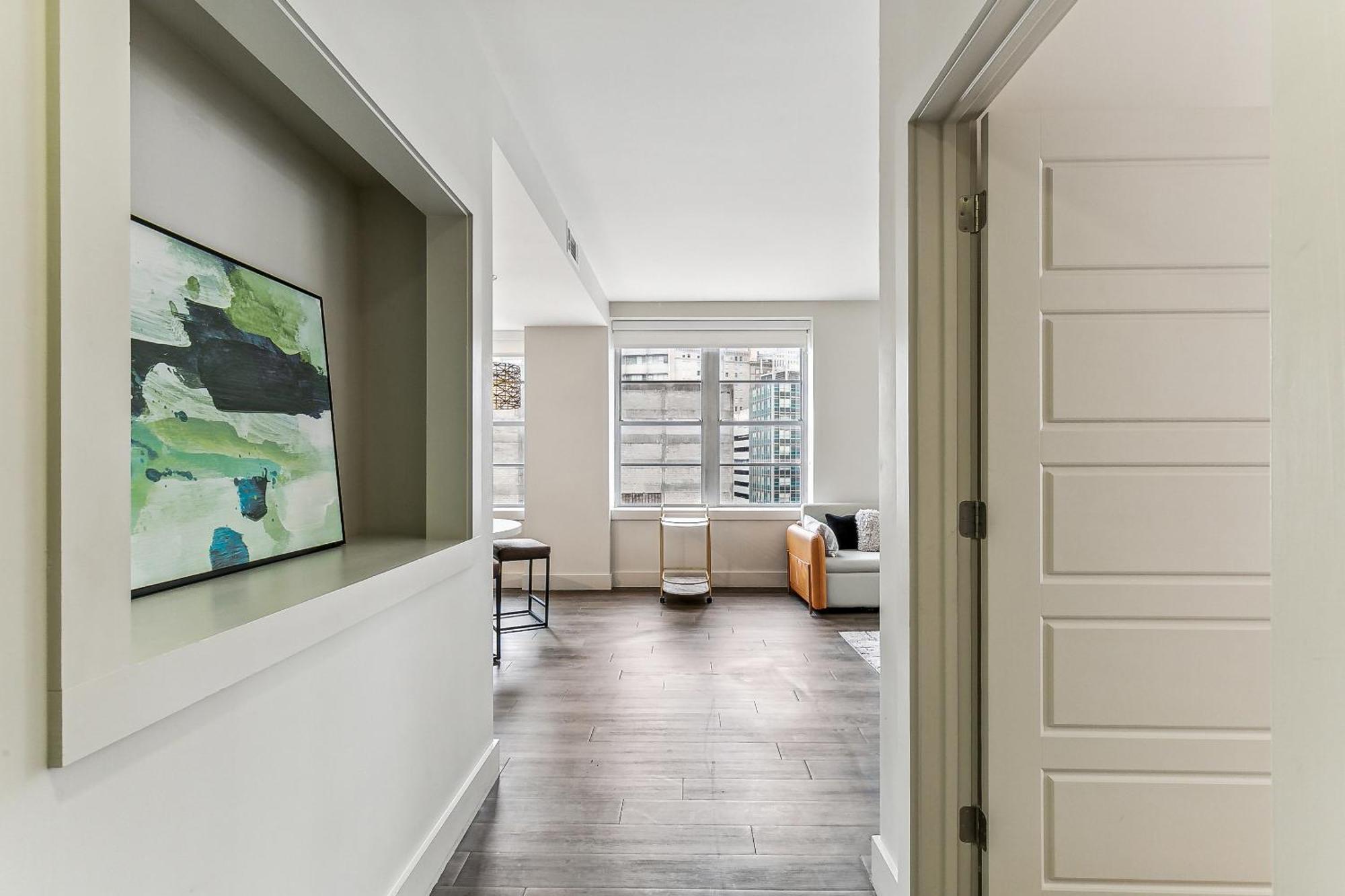 Upscale And Penthouses Close To Canal And Bourbon St Apartment
